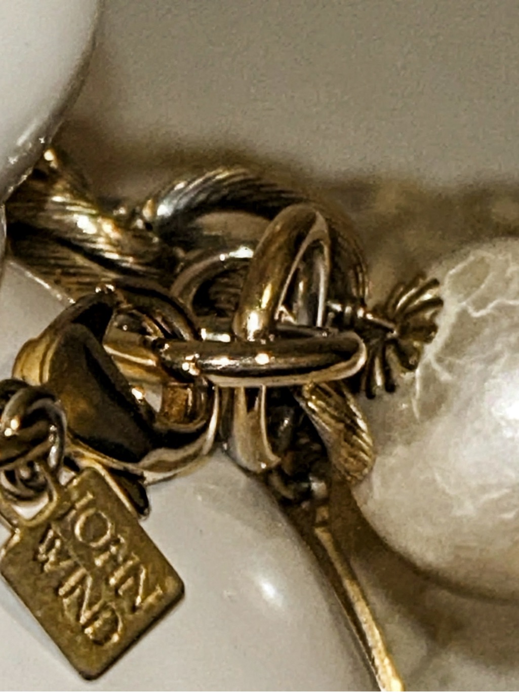 Vintage John Wind Gold-Tone Charm Chain Bracelet With Cloth Pearl Accent Euc — image 4 of 5